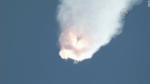 Exploze rakety Falcon 9 (zdroj CNN)