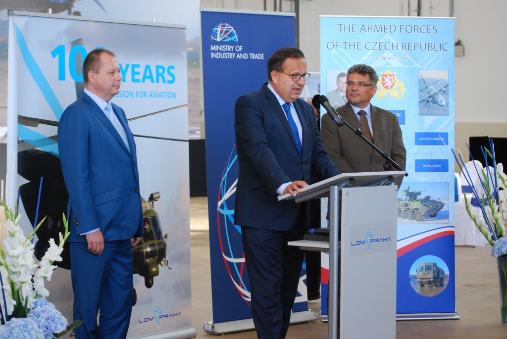 Ministr průmyslu a obchodu Jan Mládek považuje letecký průmysl za obor s nejvyšší přidanou hodnoutou 
